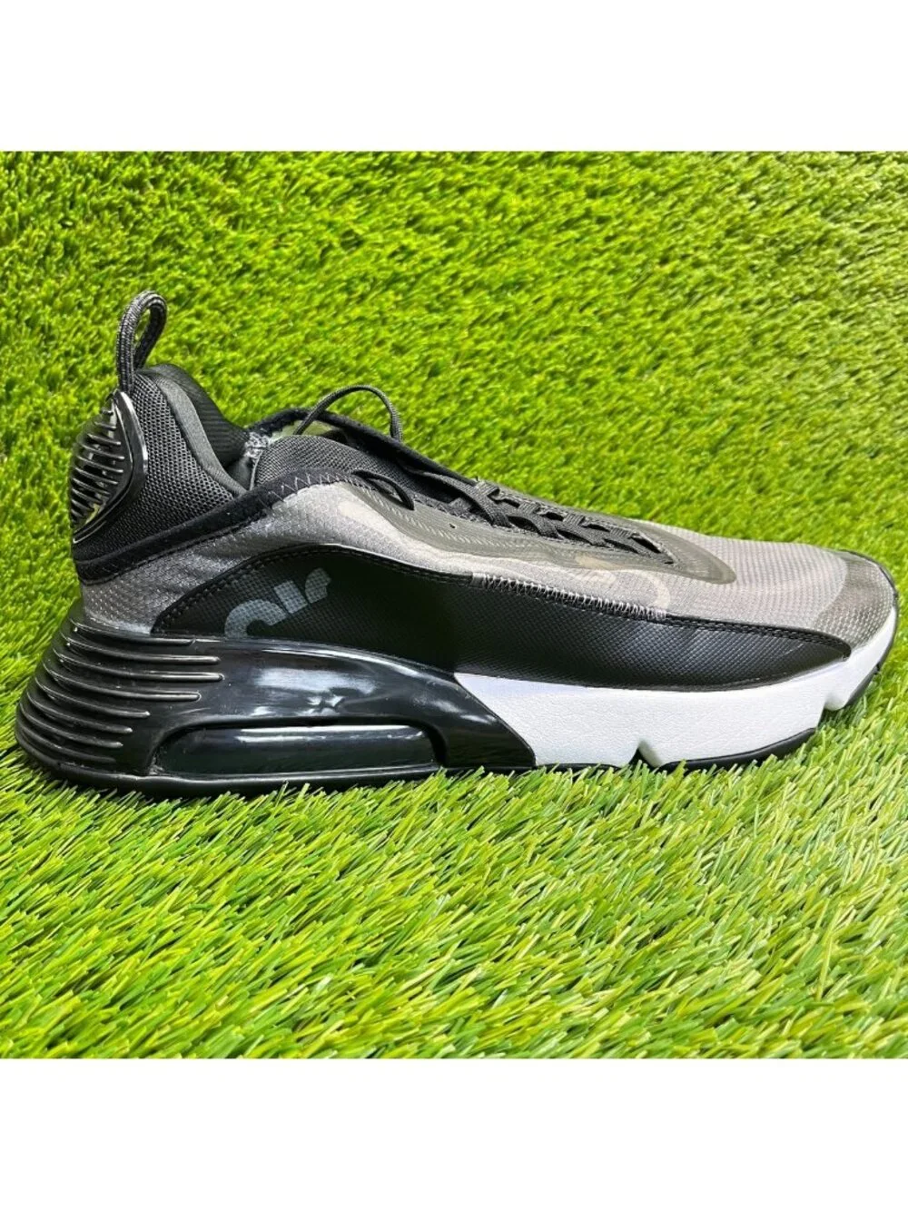 Nike Air Max 2090 Mens Size 11.5 Gray Black Athletic Running Shoes Sneakers